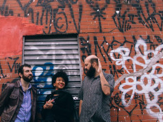 metá metá "Corpo Vão" e "Mano Légua"